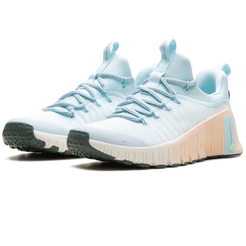 Nike Free Metcon 6 Sz 9
Glacier Blue Washed Coral Vintage Green Metallic Silver - Picture 3 of 10